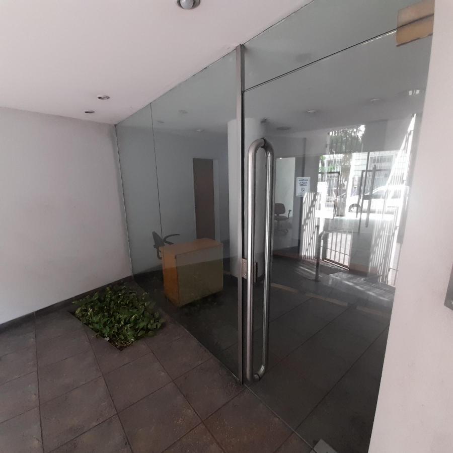 Departamento Centrico Con Cochera.